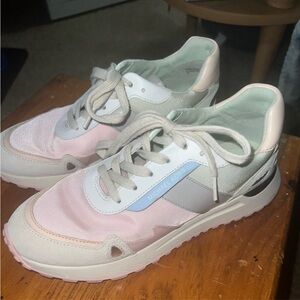 Michael Kors Women's Pink and White Sneakers -size 7